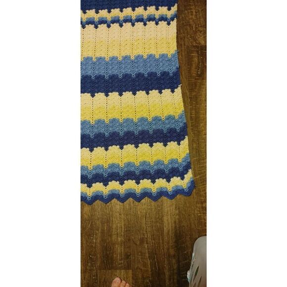 Handmade Chevron Crochet Afghan Blanket Blue Cream 45" X 70" - Picture 2 of 7